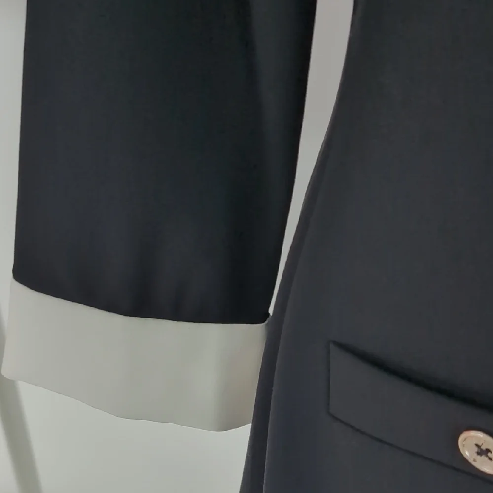 Elegant Black and White Women's Dress - Picture 5 of 7